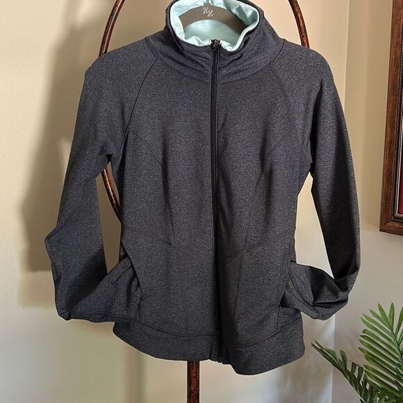 LUCY Gray Fitted Activewear Jacket - Picture 1 of 9